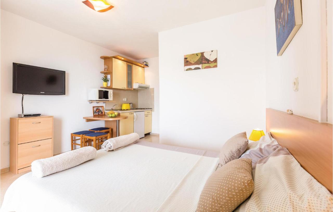 Lovely Apartment In Brela With House Sea View Exterior photo