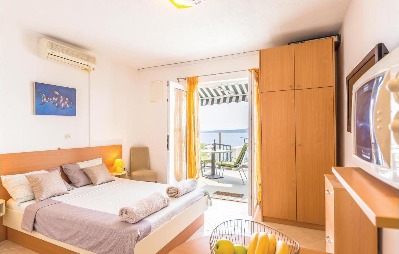Lovely Apartment In Brela With House Sea View Exterior photo